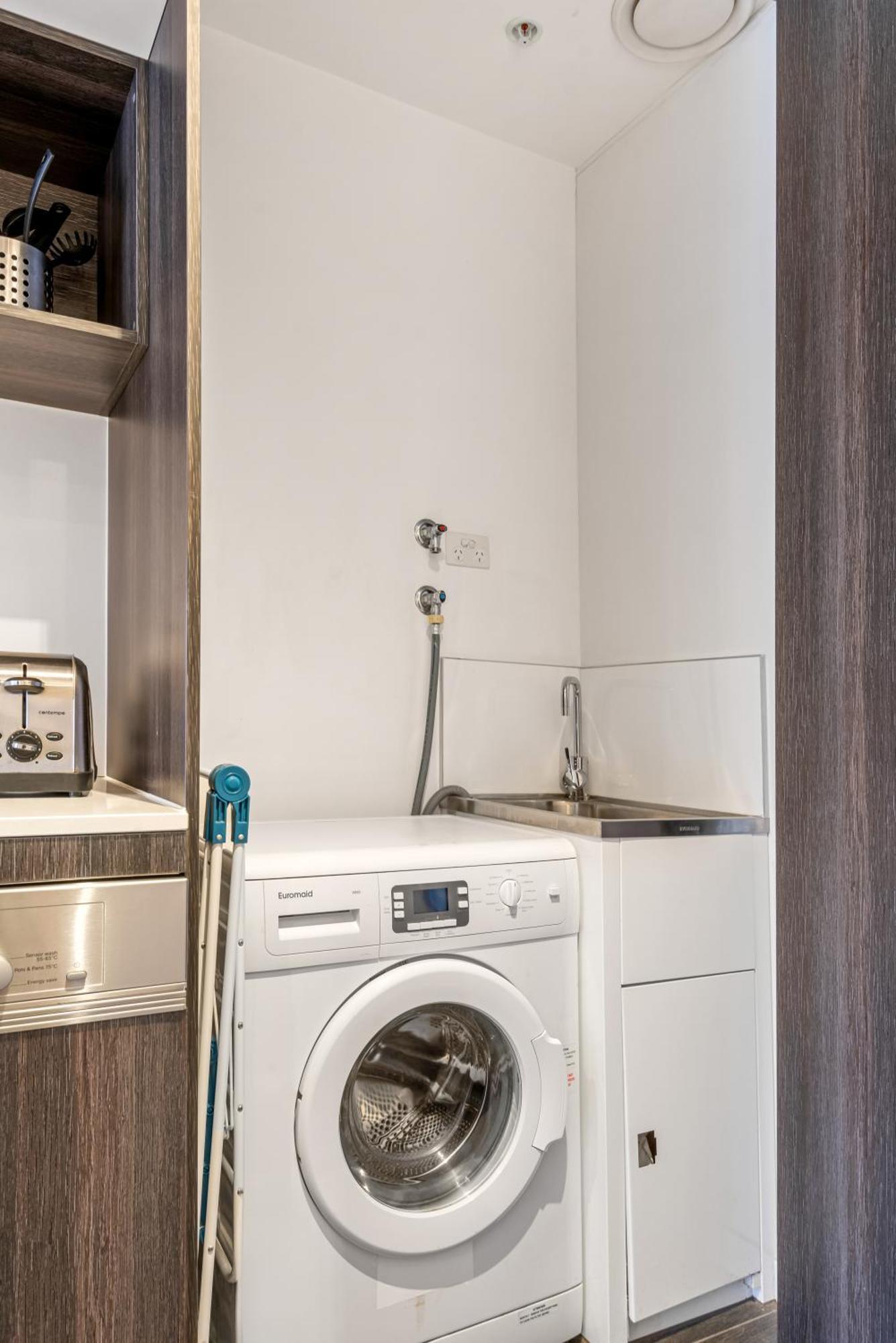 Complete Host Halo Apartments Melbourne Camera foto